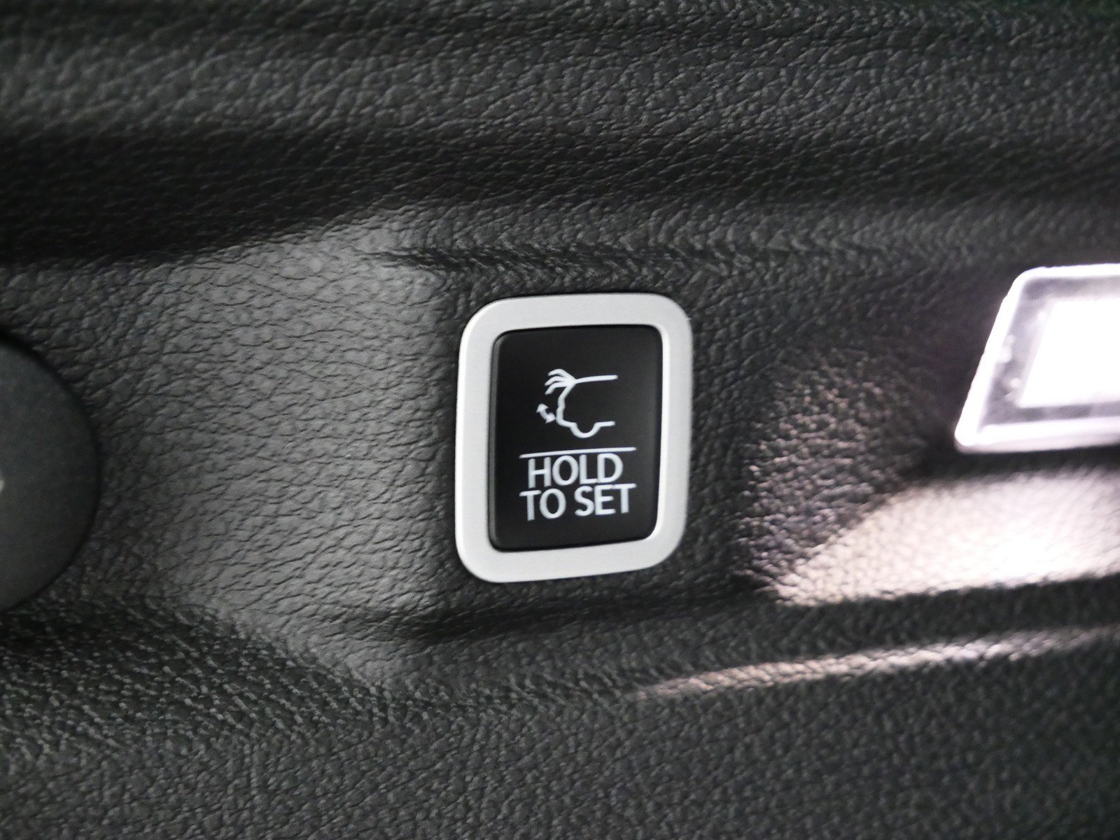 Thumbnail: 2025 Jeep Grand Cherokee L - 21