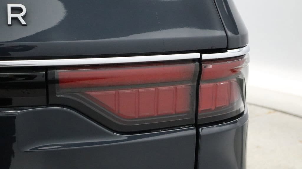 Thumbnail: 2022 Jeep Wagoneer - 18