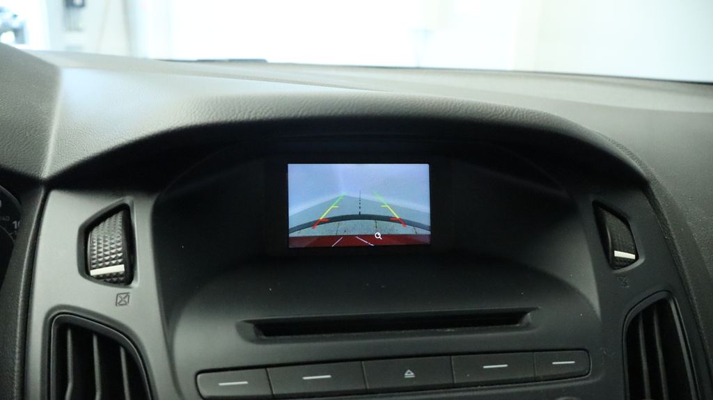 Thumbnail: 2015 Ford Focus - 30