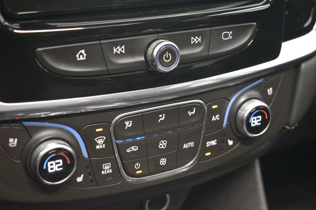 Thumbnail: 2018 Chevrolet Traverse - 38