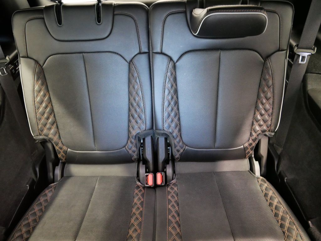 Thumbnail: 2022 Jeep Grand Cherokee L - 28