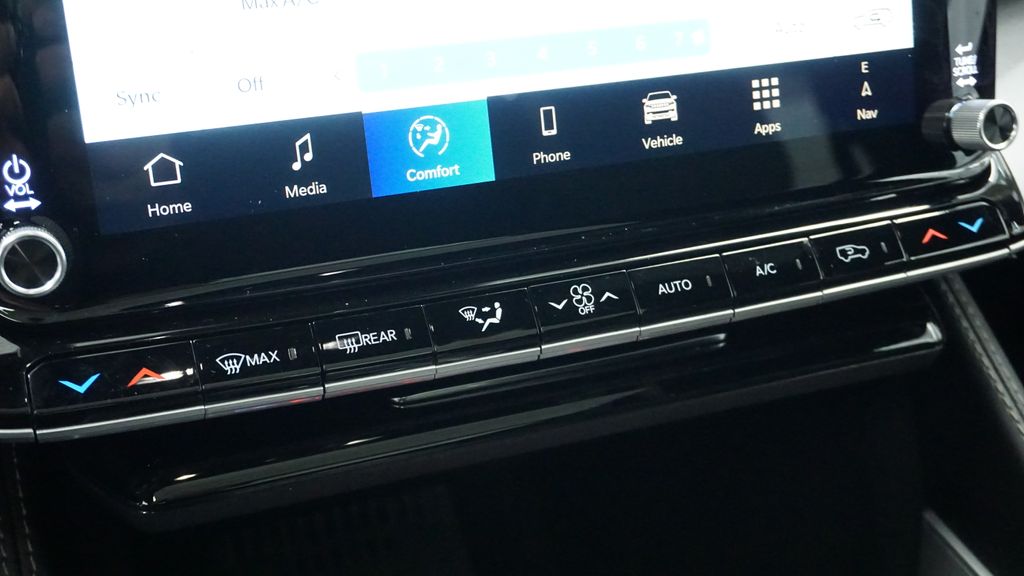 Thumbnail: 2026 Jeep Grand Wagoneer - 30