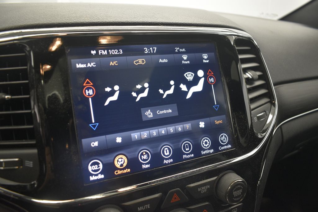 Thumbnail: 2020 Jeep Grand Cherokee - 25