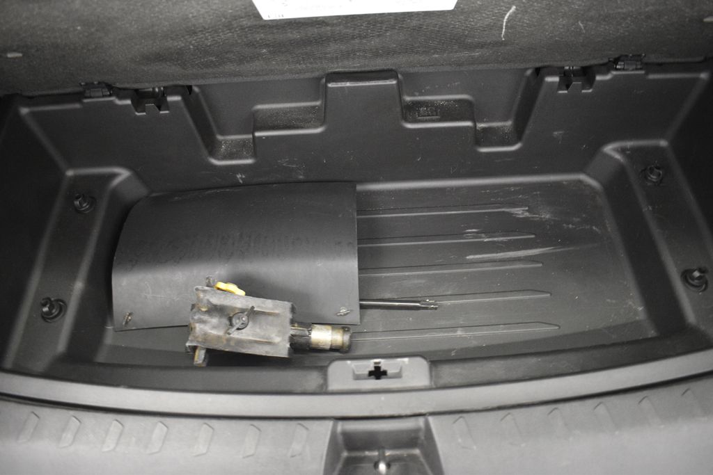 Thumbnail: 2018 Chevrolet Traverse - 23