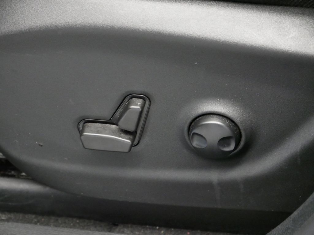 Thumbnail: 2022 Jeep Cherokee - 6