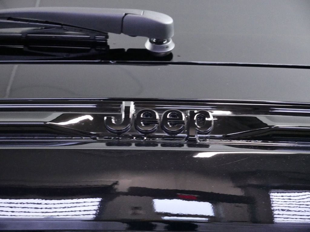 Thumbnail: 2024 Jeep Grand Cherokee - 13