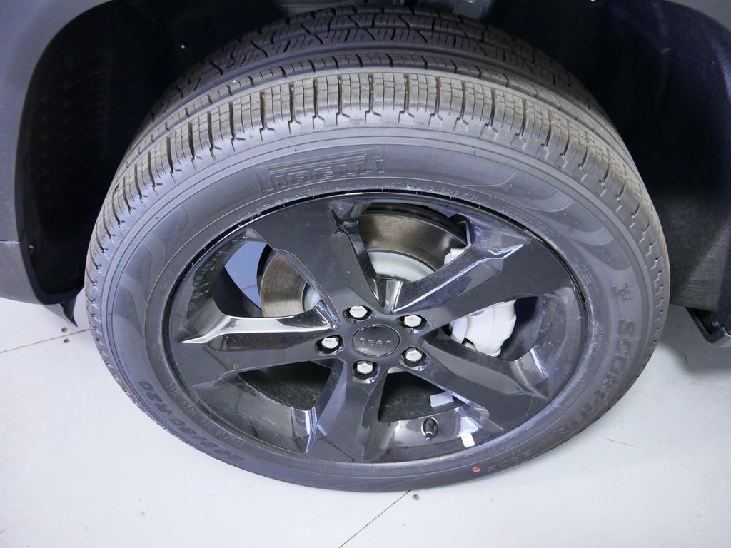 Thumbnail: 2025 Jeep Grand Cherokee - 20