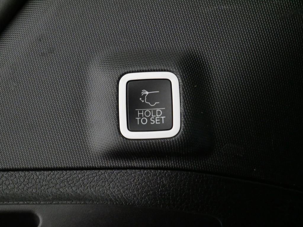 Thumbnail: 2022 Jeep Grand Cherokee - 19