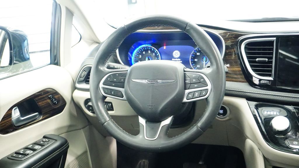 Thumbnail: 2023 Chrysler Pacifica - 19