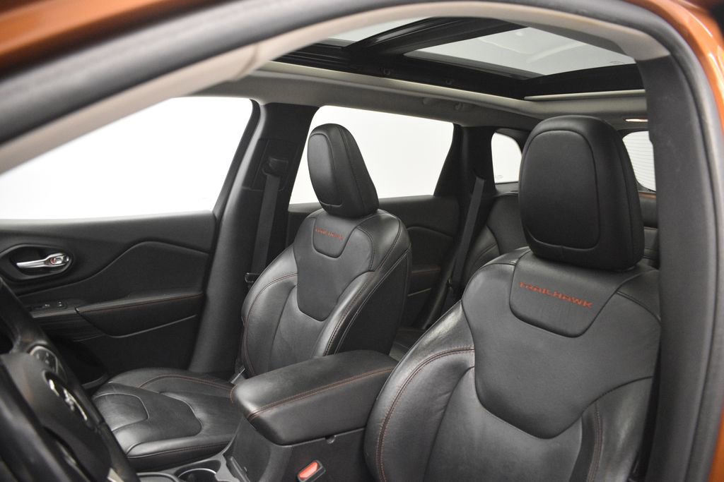 Thumbnail: 2016 Jeep Cherokee - 36