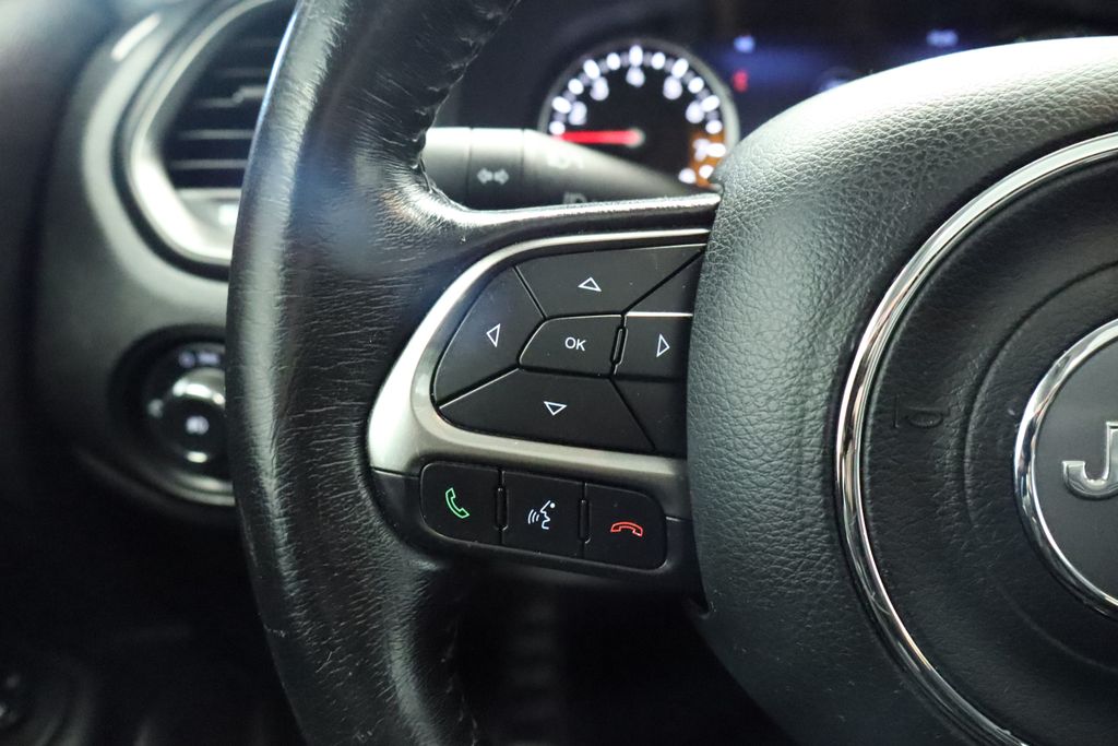 Thumbnail: 2018 Jeep Renegade - 33