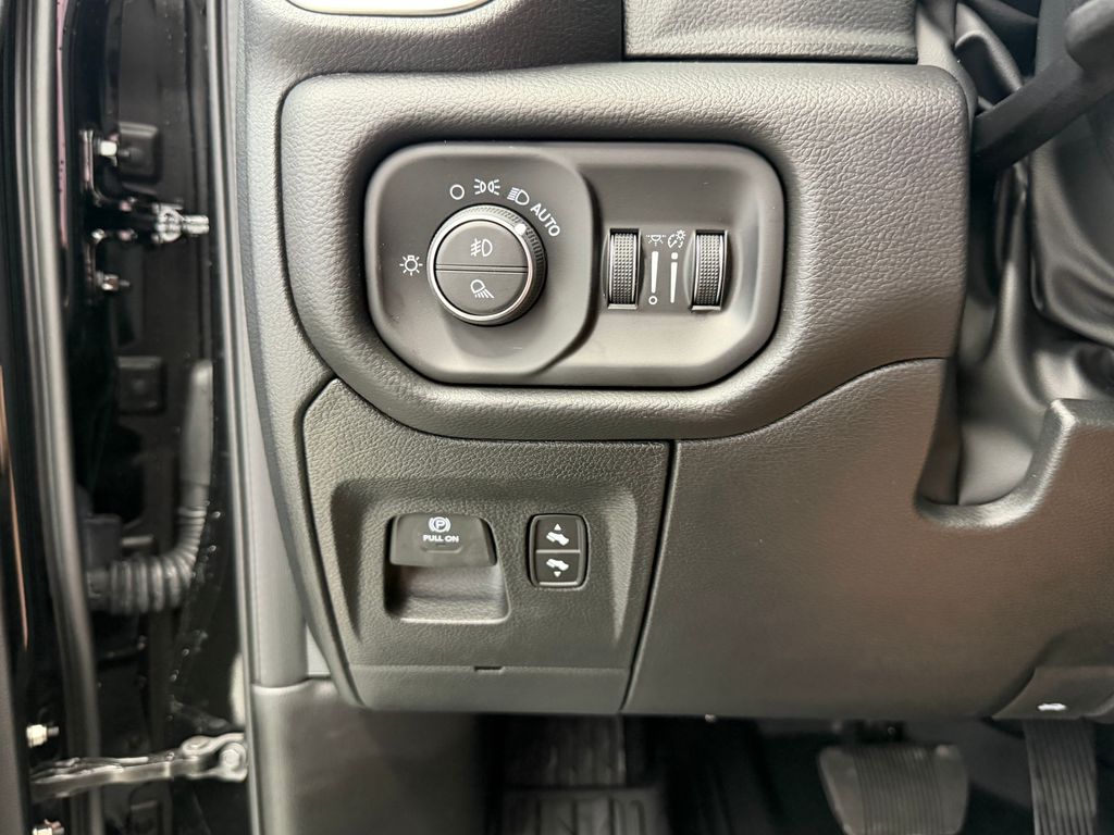 Thumbnail: 2026 RAM 1500 - 22