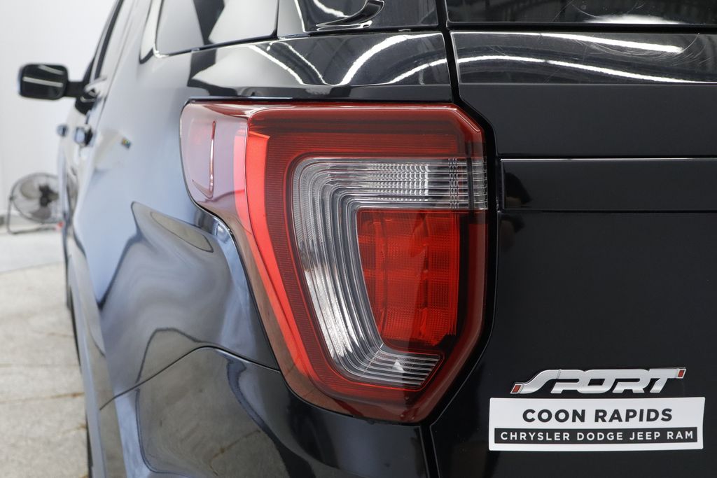 Thumbnail: 2016 Ford Explorer - 17