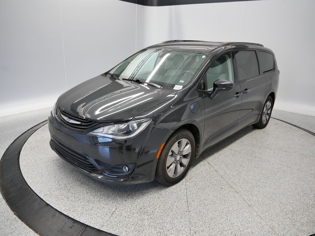 Thumbnail: 2018 Chrysler Pacifica - 14
