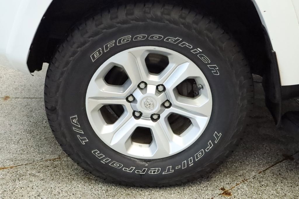 Thumbnail: 2018 Toyota 4Runner - 14