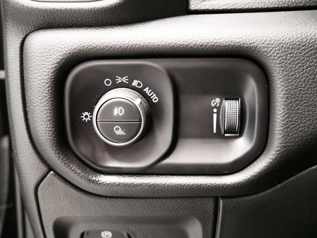 Thumbnail: 2023 RAM 1500 - 36