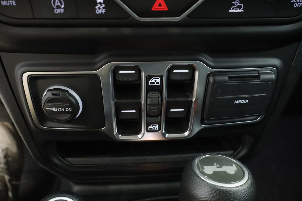 Thumbnail: 2023 Jeep Wrangler - 33