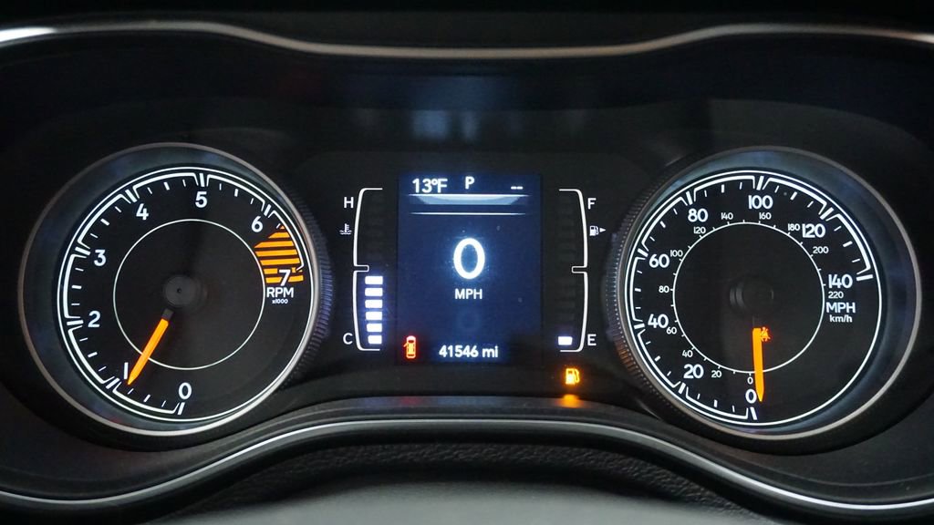 Thumbnail: 2019 Jeep Cherokee - 35