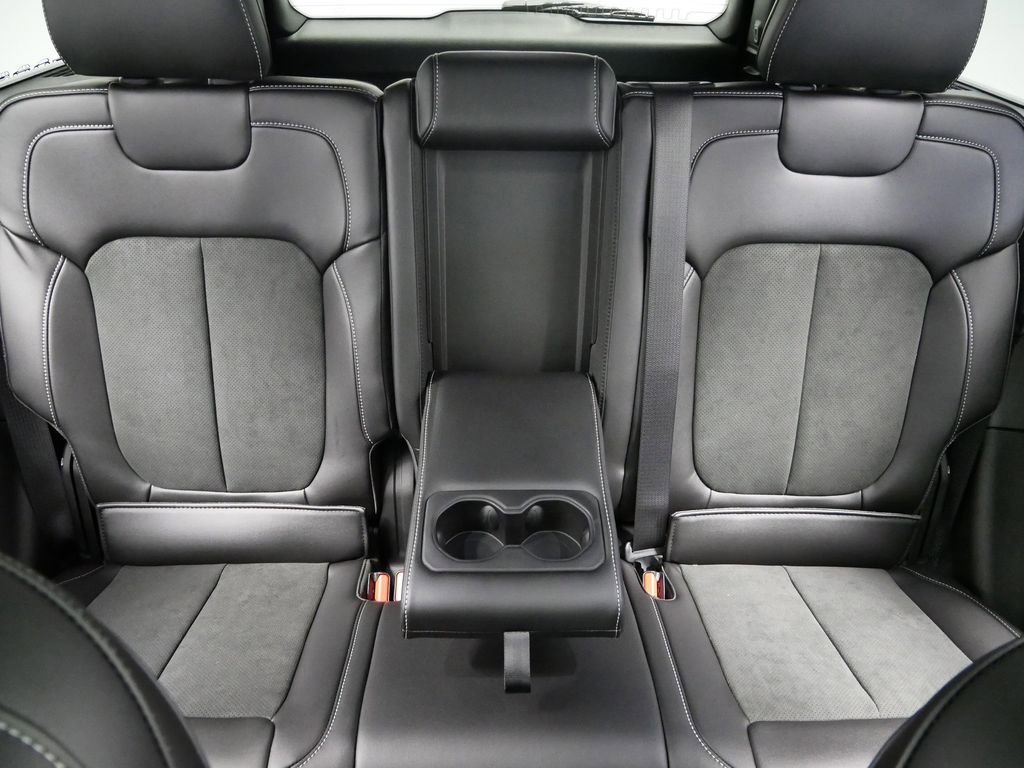 Thumbnail: 2025 Jeep Grand Cherokee - 37