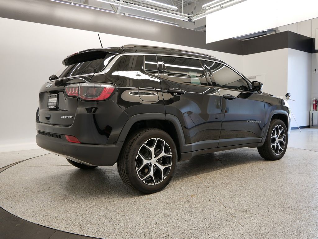 Thumbnail: 2024 Jeep Compass - 19