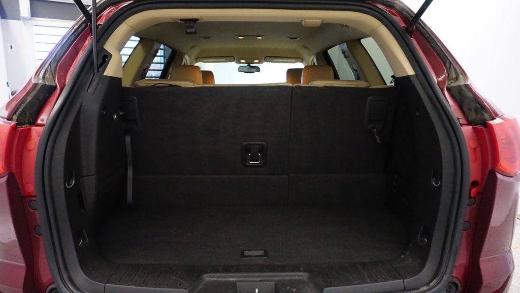 Thumbnail: 2009 Chevrolet Traverse - 16