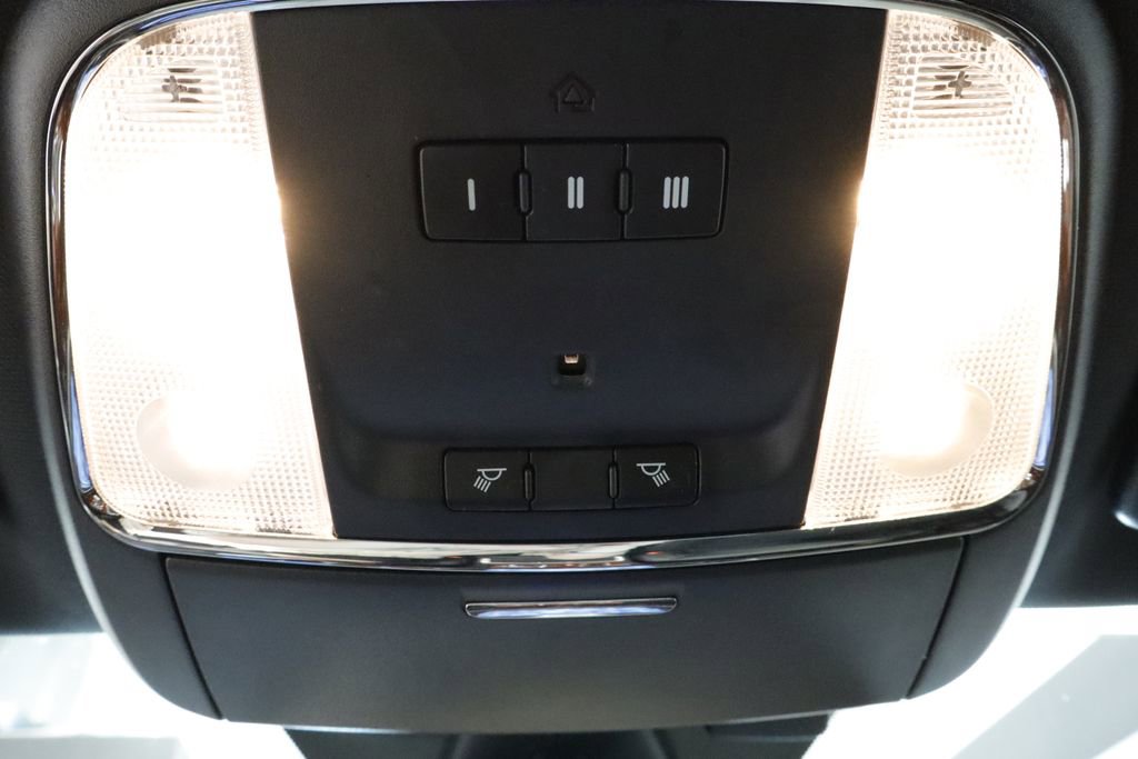 Thumbnail: 2014 Chrysler 300 - 27