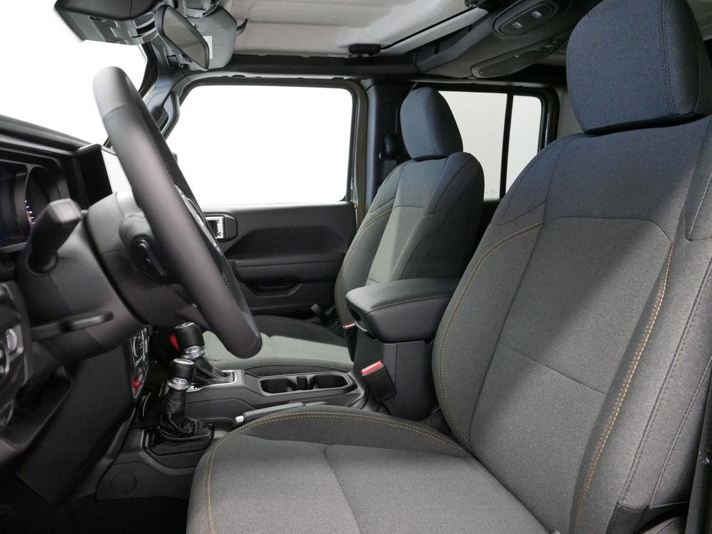 Thumbnail: 2025 Jeep Gladiator - 35