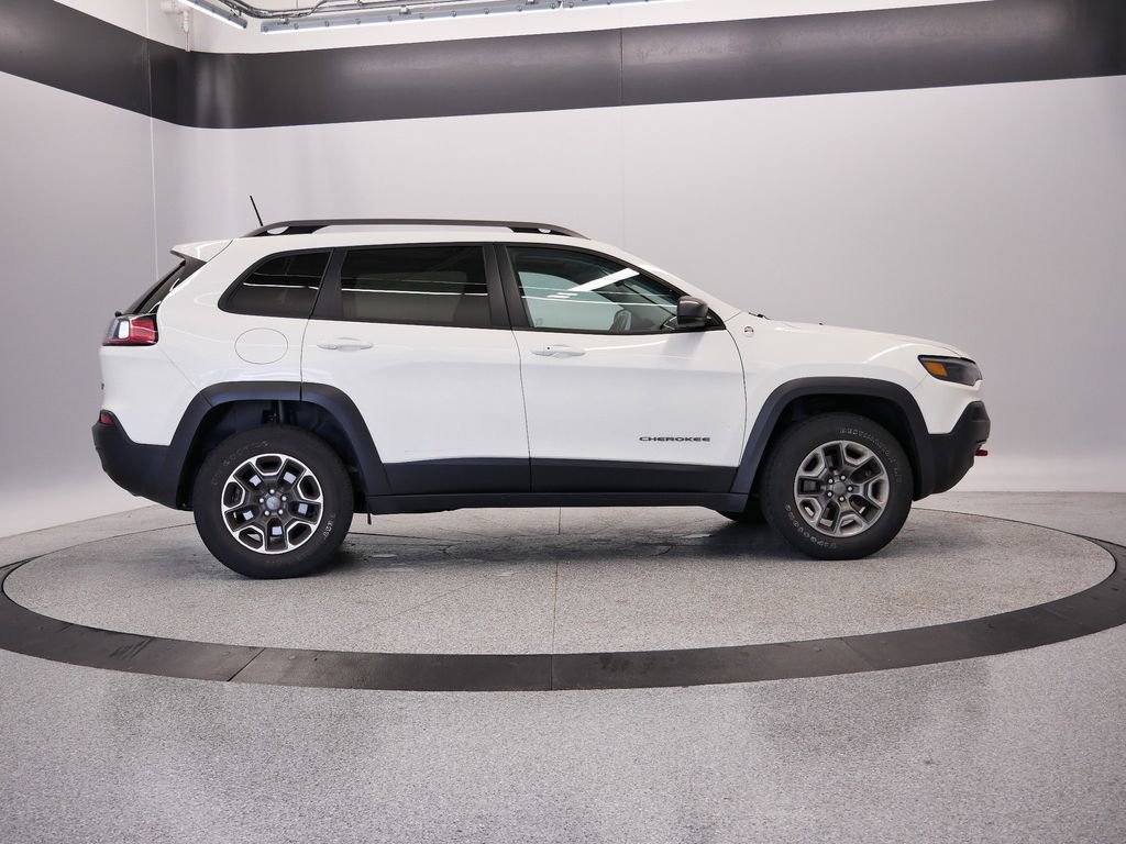 Thumbnail: 2019 Jeep Cherokee - 6