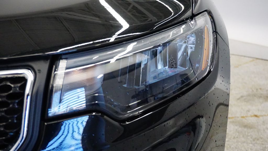 Thumbnail: 2023 Jeep Compass - 9