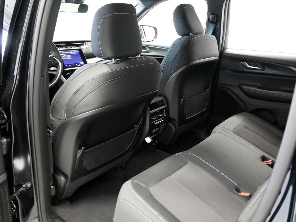 Thumbnail: 2025 Jeep Grand Cherokee - 8