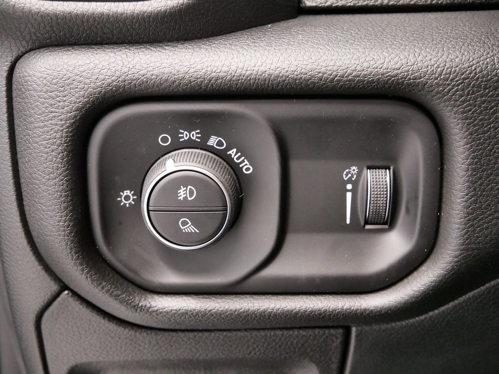 Thumbnail: 2026 RAM 1500 - 20