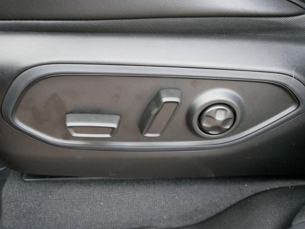 Thumbnail: 2025 Jeep Grand Cherokee L - 37