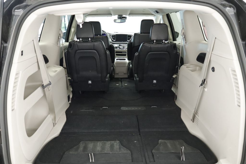 Thumbnail: 2023 Chrysler Pacifica - 16