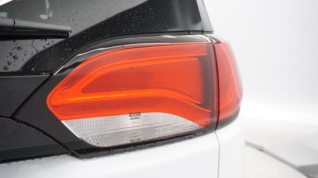 Thumbnail: 2026 Chrysler Voyager - 19