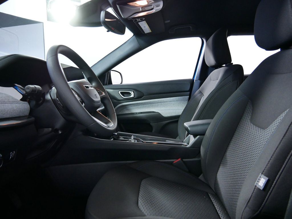 Thumbnail: 2024 Jeep Compass - 28