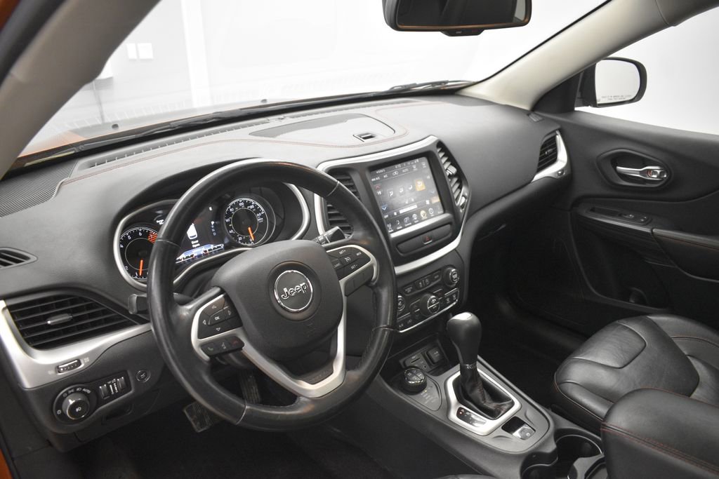Thumbnail: 2016 Jeep Cherokee - 34