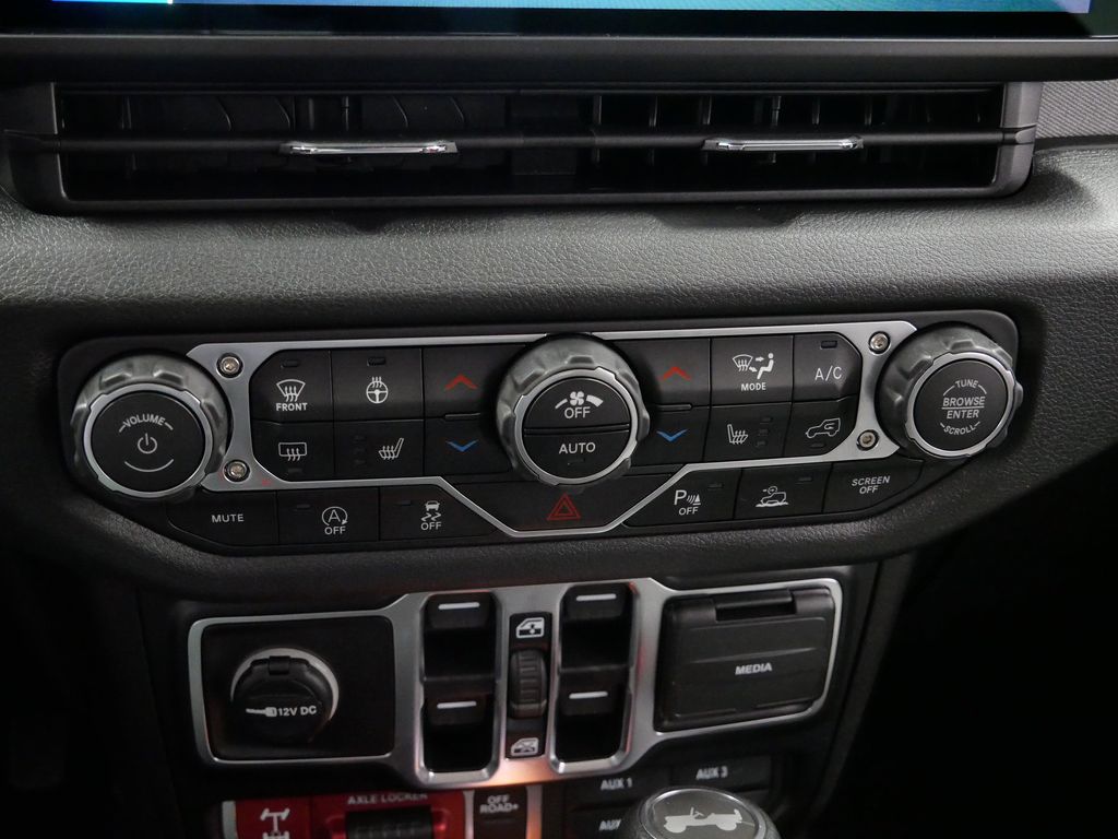 Thumbnail: 2026 Jeep Wrangler - 33