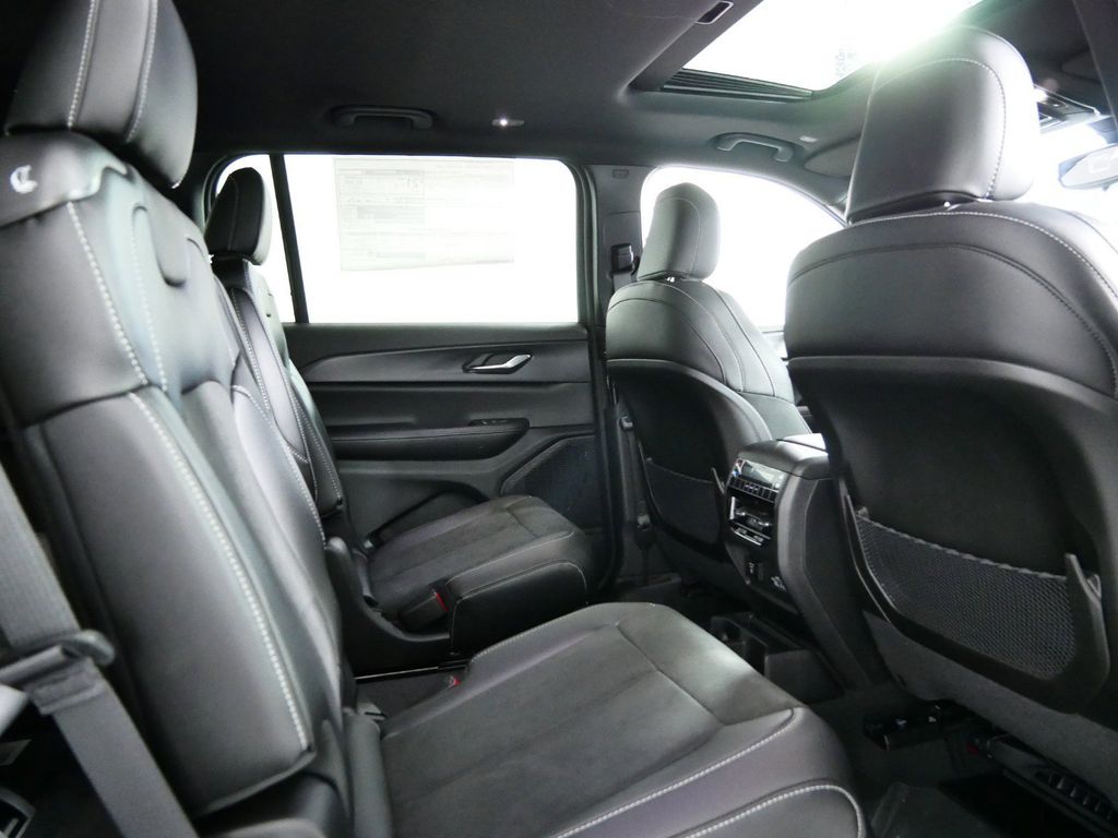 Thumbnail: 2025 Jeep Grand Cherokee L - 21