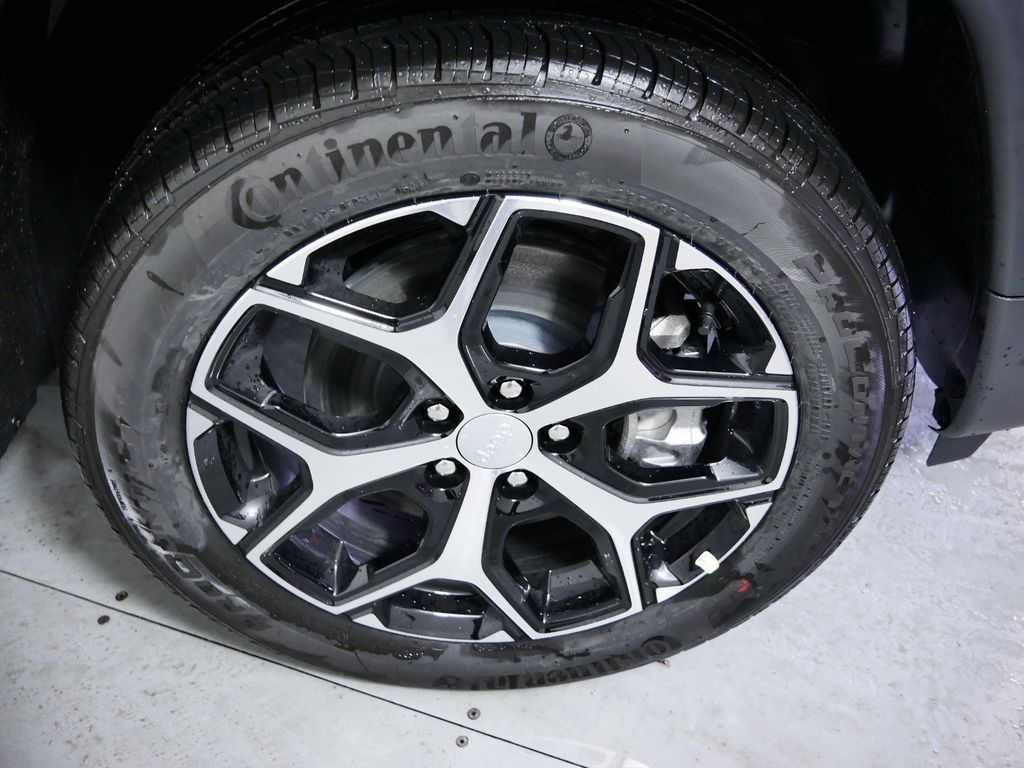 Thumbnail: 2025 Jeep Compass - 22