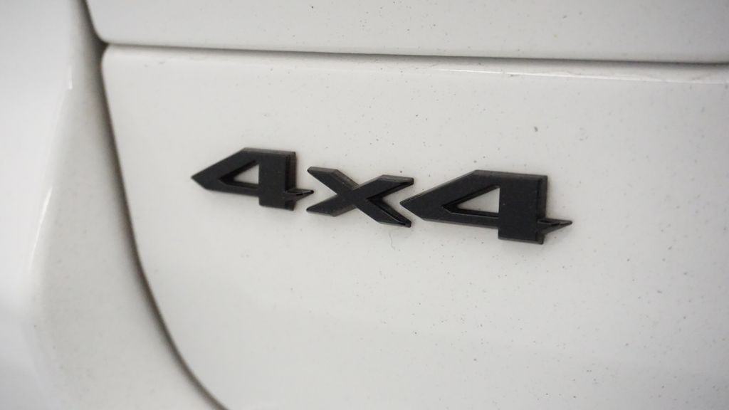 Thumbnail: 2023 Jeep Grand Cherokee - 14