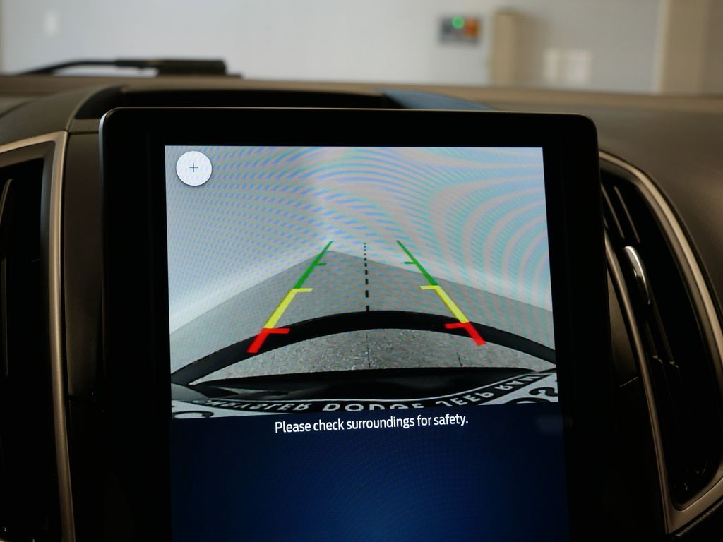 Thumbnail: 2022 Ford Edge - 37