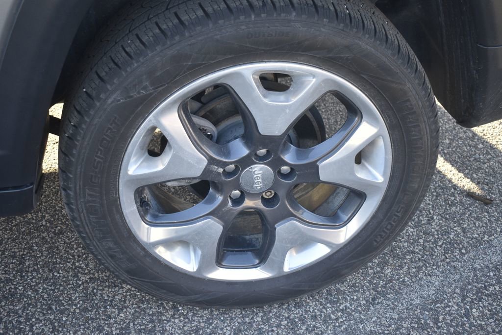 Thumbnail: 2018 Jeep Compass - 15