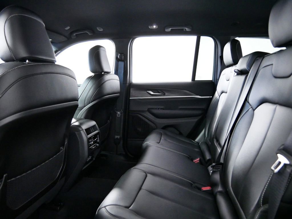 Thumbnail: 2025 Jeep Grand Cherokee - 29