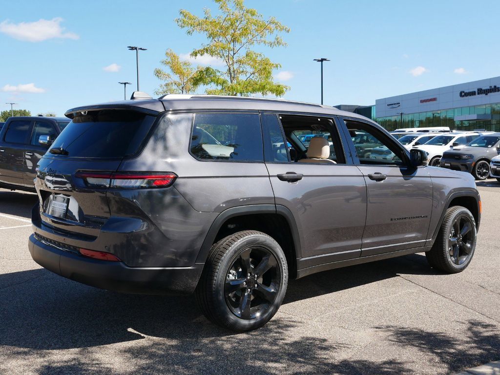 Thumbnail: 2025 Jeep Grand Cherokee L - 11