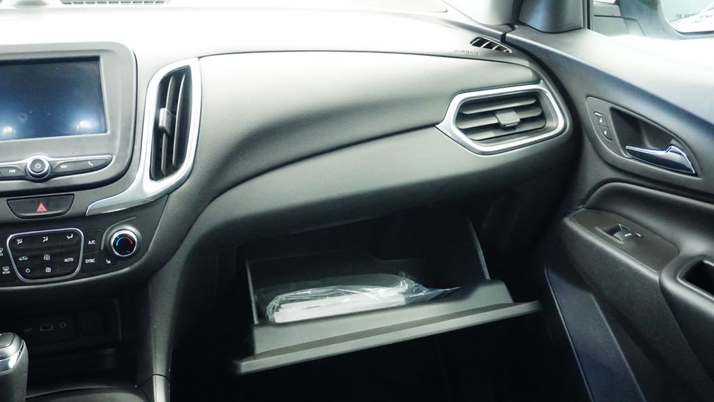 Thumbnail: 2020 Chevrolet Equinox - 25