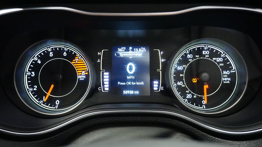 Thumbnail: 2022 Jeep Cherokee - 35