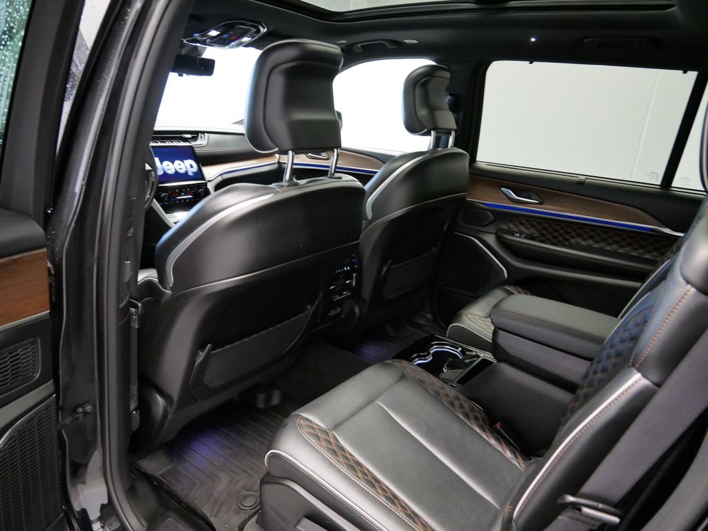 Thumbnail: 2022 Jeep Grand Cherokee L - 26