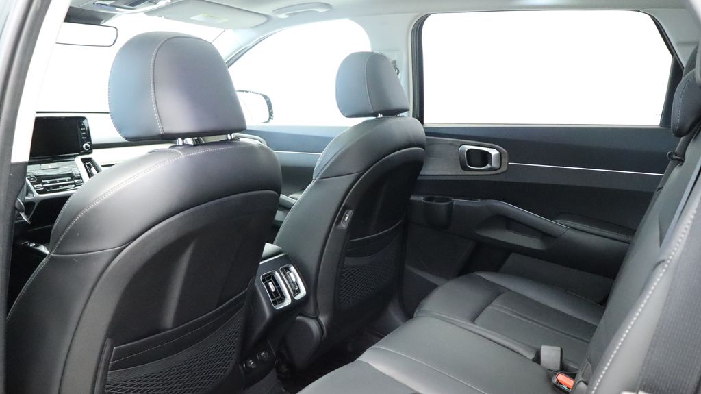 Thumbnail: 2023 Kia Sorento - 23