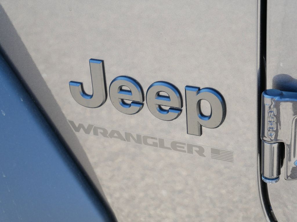 Thumbnail: 2025 Jeep Wrangler - 18
