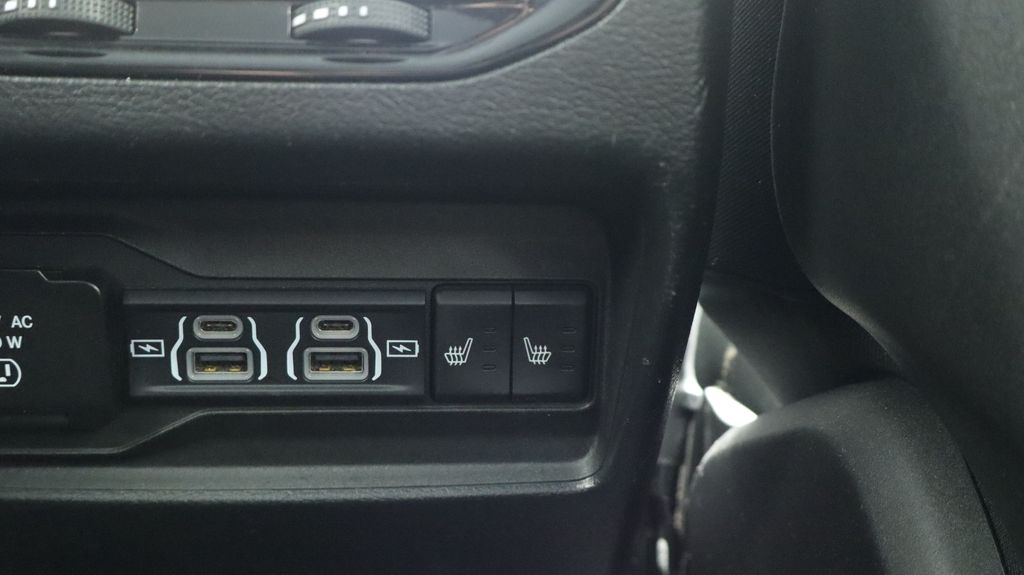 Thumbnail: 2023 Jeep Grand Cherokee - 22